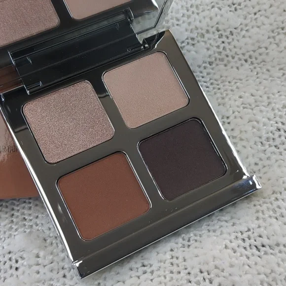 IL MAKIAGE Color Boss Squad Eyeshadow Palette in Workaholic, 1.5g X 4 6g… - Picture 2 of 15